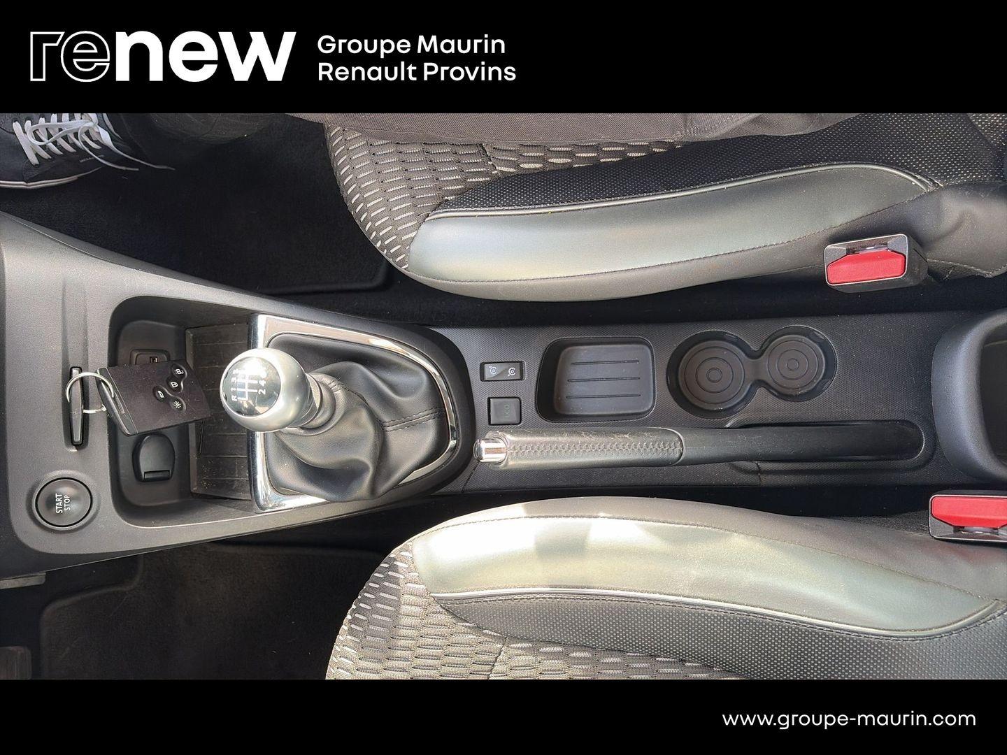 RENAULT Captur 1.5 dCi 110ch Stop&Start energy Intens - Photo 24