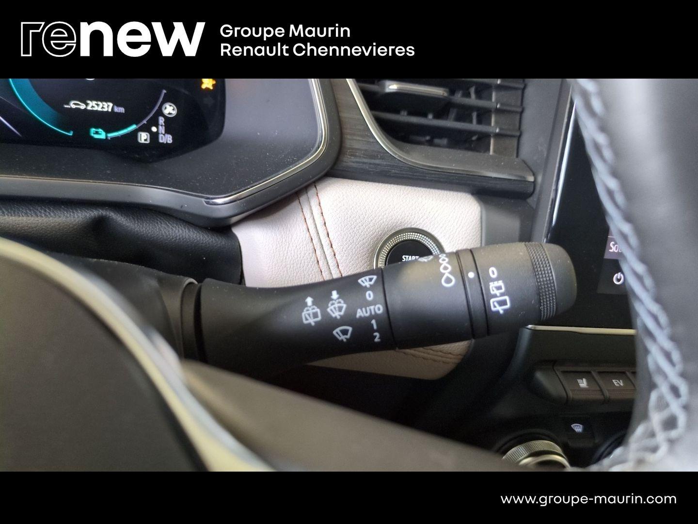 RENAULT Captur 1.6 E-Tech hybride 145ch Iconic - Photo 17